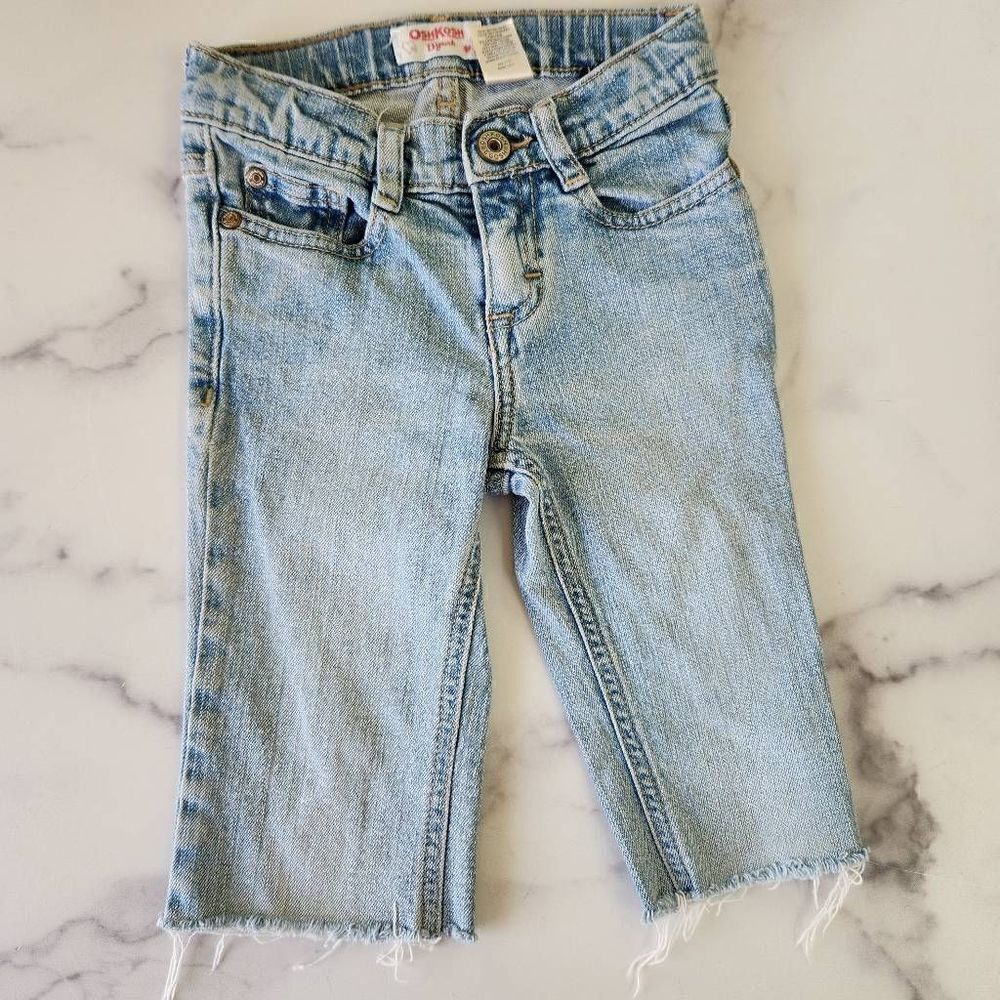 OshKosh girls size 6 Capri cropped frayed hem light blue jeans
